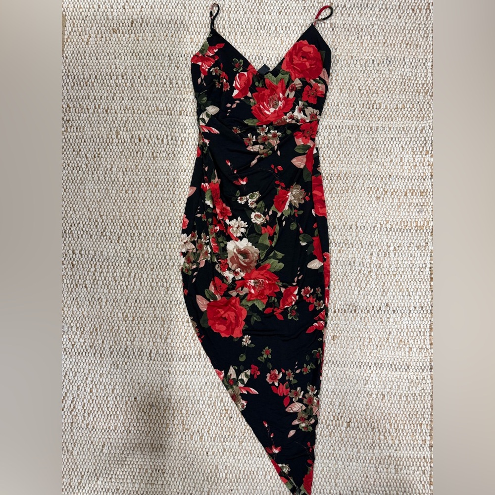 Windsor Black Floral Ruched Bodycon Midi Dress – Asymmetrical Hem – Size M